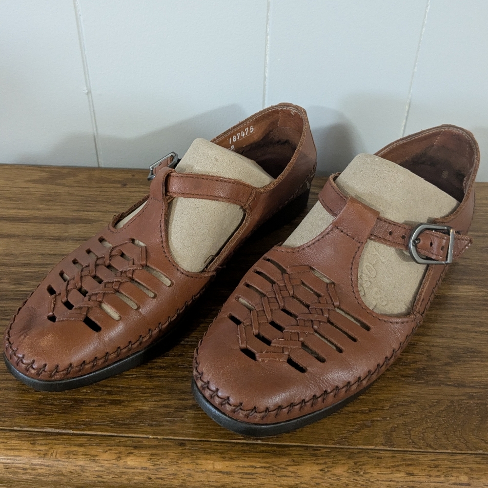 Dexter Brown and Tan Women's Sandals